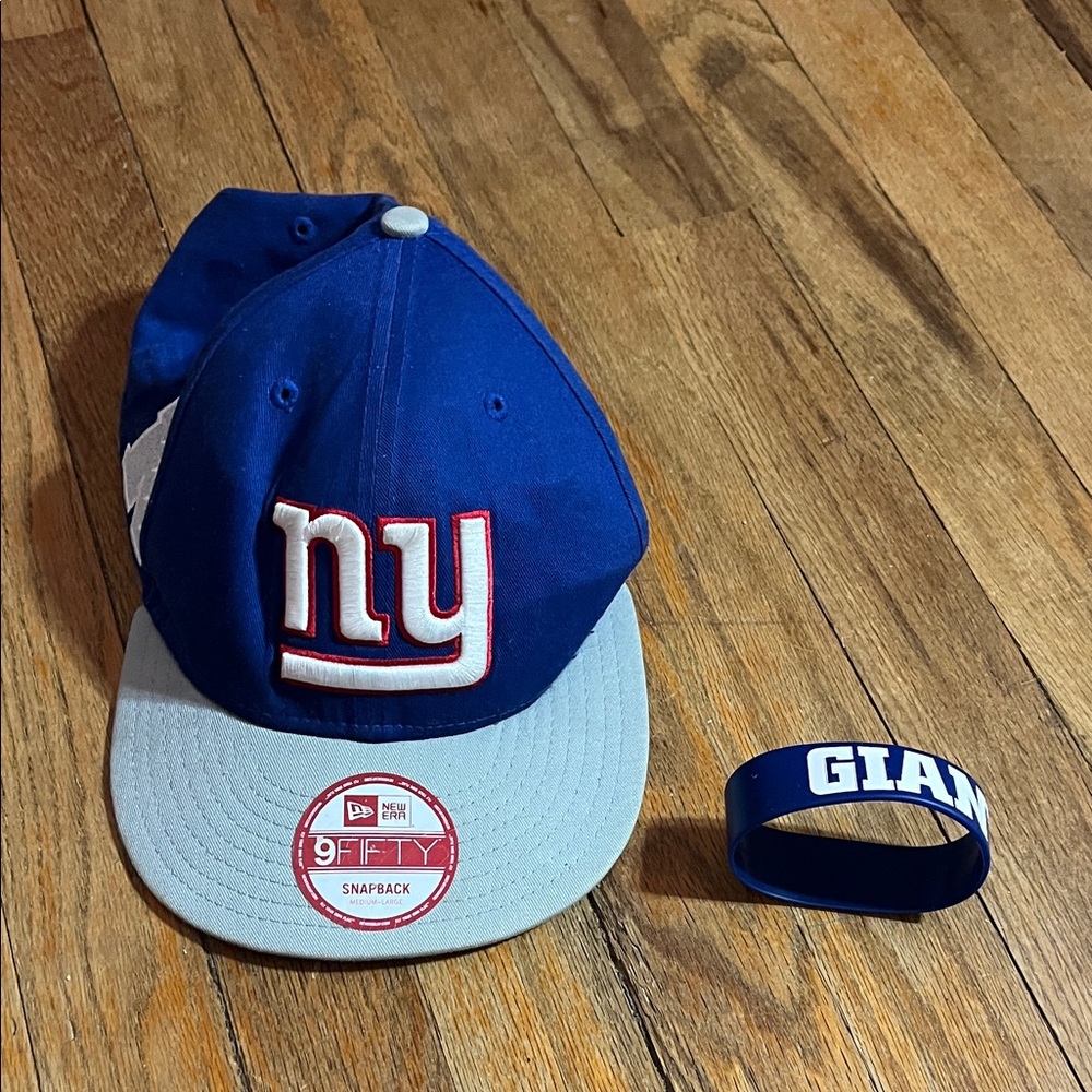 New Era medium-large NY giants Snapback with matching rubber wrist band